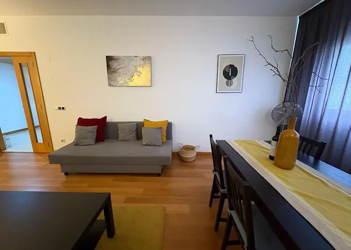 Апартаменты Riverside Expo *